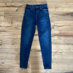 American Eagle High Rise Curvy Jeans
